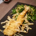 囲炉特色沙拉配虎虾