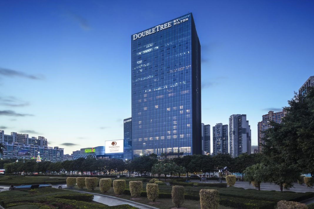 DoubleTree by Hilton Shenzhen Longhua in the Transportation Hub of Shenzhen