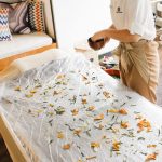 8上面铺的泰草药