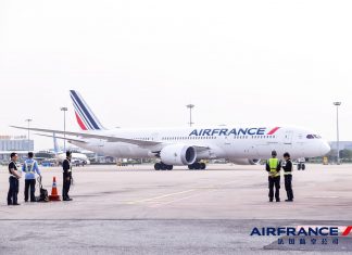 法国航空AF102航班飞抵广州 | Arrival of Air France flight AF102 from Paris to Guangzhou
