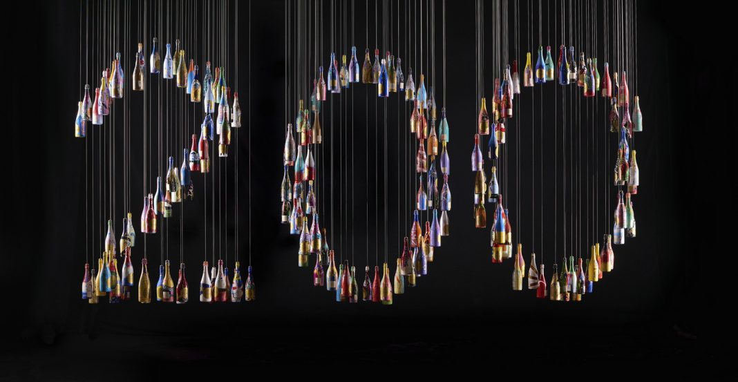 洲际酒店及度假村200家酒店香槟装置艺术 | 200 Painted Champagne Bottles to Celebrate the Brand’s Milestone