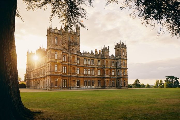 走出大湾区：入住《唐顿庄园》拍摄地海克利尔城堡 | Now You Can Stay at Highclere Castle - Home of Downton Abbey