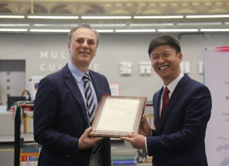 广州图书馆开设意大利语专区 | Italian Book Section Opens to Public at Guangzhou Library